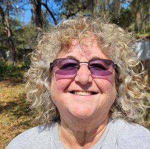 Meet your Posher, Carla